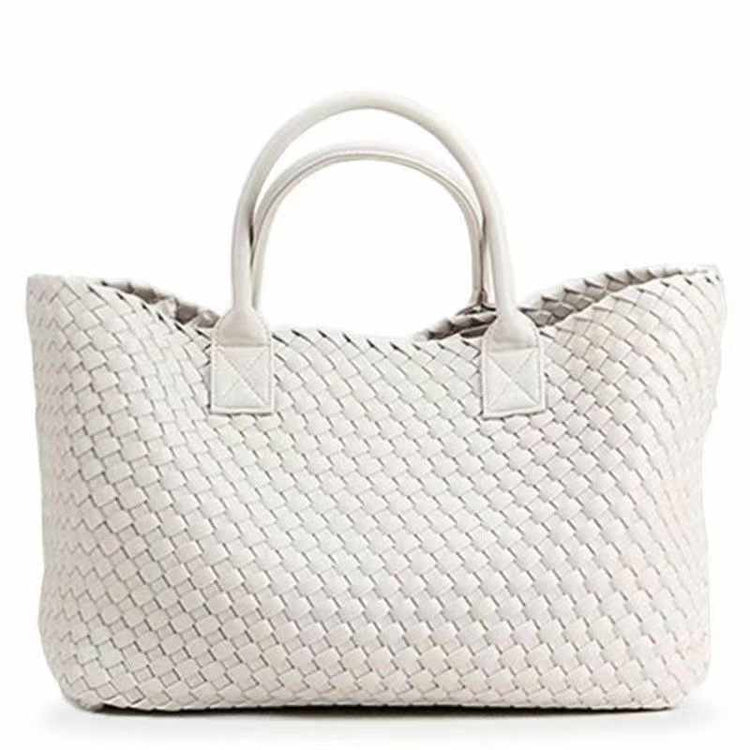 Medium woven tote