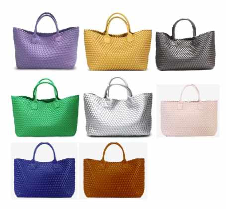 Medium woven tote
