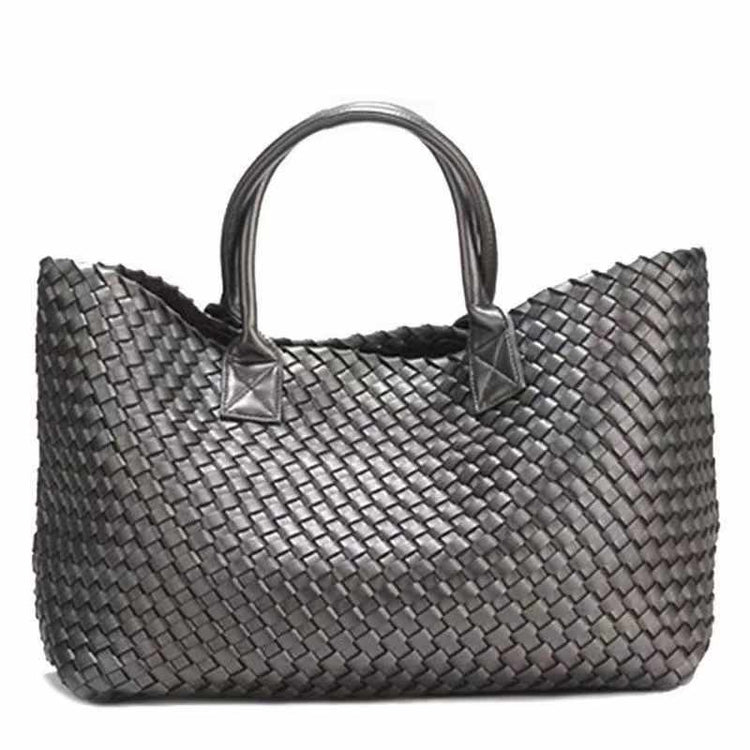 Medium woven tote
