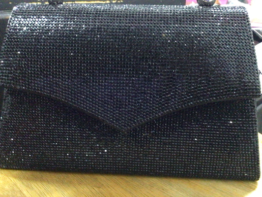 KR23001