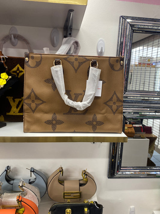 1032 Lv medium on the go