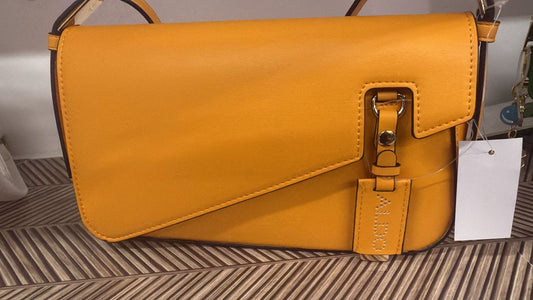 Aldo orange