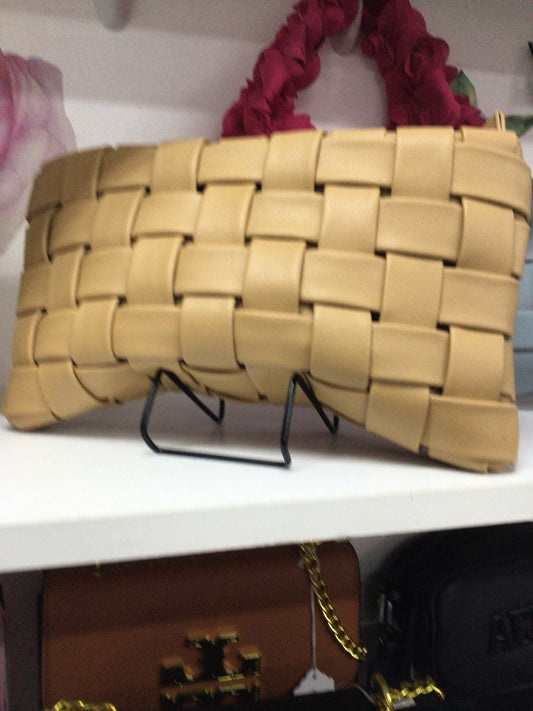 11486